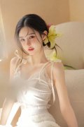 欧美97人碰碰人摸摸
